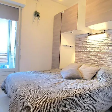 Les Pieds Dans L'eau דירה