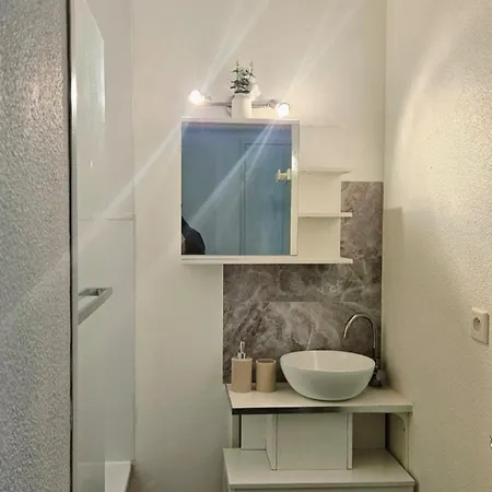 Les Pieds Dans L'eau *