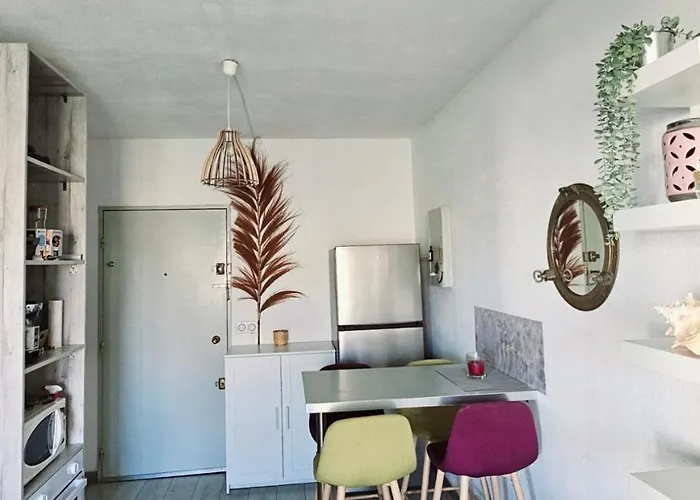 Les Pieds Dans L'eau